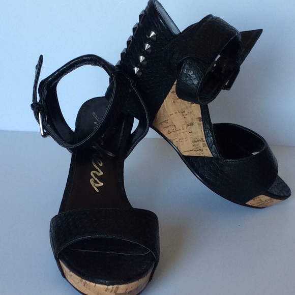 Skechers shoes - Picture 2 of 16